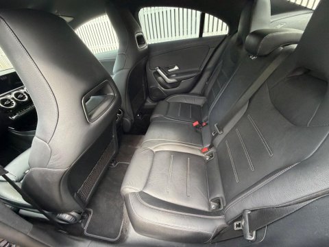 Mercedes-Benz CLA Class CLA 200 AMG LINE 32