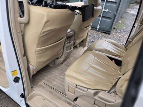 Toyota Alphard Auto+Hybrid+Ulez+7Seats 24