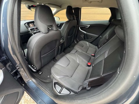 Volvo V40 2.0 V40 Momentum T2 5dr 28
