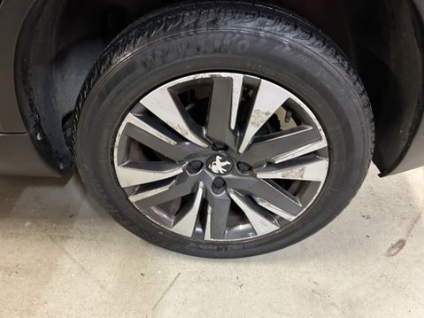Peugeot 2008 PURETECH ALLURE 3