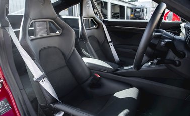 Porsche 911 GT3 Touring 12