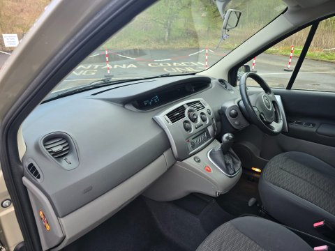 Renault Scenic DYNAMIQUE VVT 5STR 10