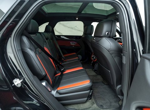 Bentley Bentayga V8 S 14