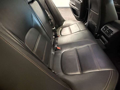 Jaguar XE 2.0 XE Prestige Auto 4dr 40