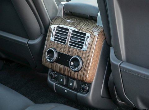 Land Rover Range Rover 4.4 SDV8 Vogue SE 21