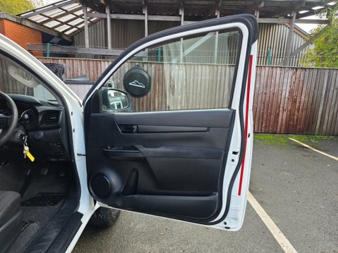 Toyota Hilux ACTIVE 4WD D-4D S/C 16