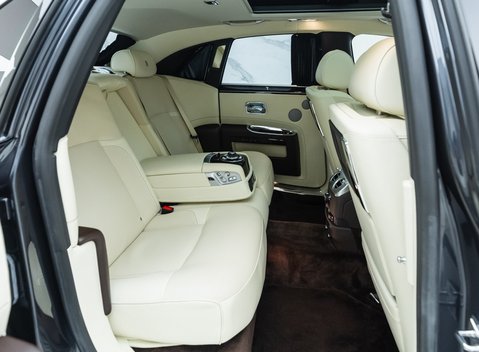 Rolls-Royce Ghost V12 23
