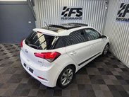 Hyundai i20 1.2 Premium SE Hatchback 5dr Petrol Manual Euro 6 (84 ps) 17
