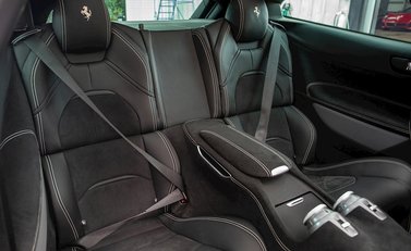 Ferrari GTC4 Lusso T 13