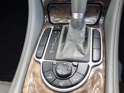 Mercedes-Benz SL Series SL350 42