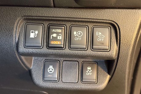 Nissan LEAF 30kWh Tekna Hatchback 5dr Electric Auto (109 bhp) 77