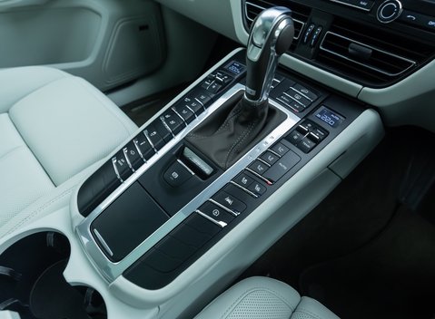 Porsche Macan S 23