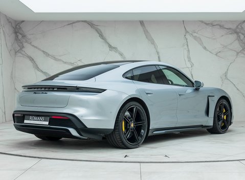 Porsche Taycan Turbo 7