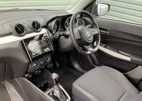 Suzuki Swift SZ-T DUALJET MHEV 13