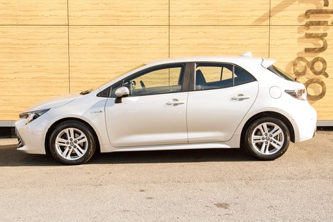 Toyota Corolla ICON TECH 14