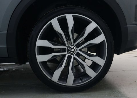 Volkswagen T-Roc 1.5 T-Roc R-Line TSi Evo Semi-Auto 5dr 16