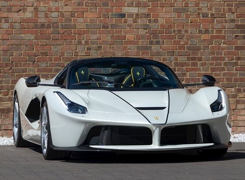 Ferrari LaFerrari Aperta 1