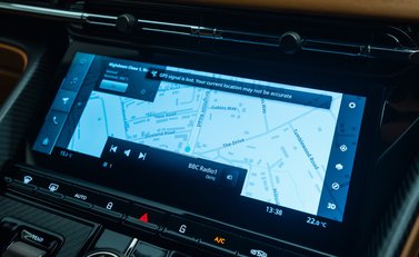 Aston Martin DB12 V8 19