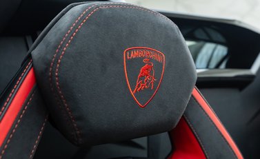 Lamborghini Aventador S LP 740-4 Roadster 16