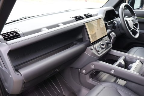 Land Rover Defender 110 2026 HARD TOP X-DYNAMIC HSE 350 WORLD TOUR 2 EDITON REAR  SEATS FITTED PPF  21