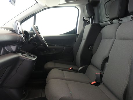 Peugeot Partner Long 950 1.5 BlueHDi 130 Asphalt Premium Van EAT8 8