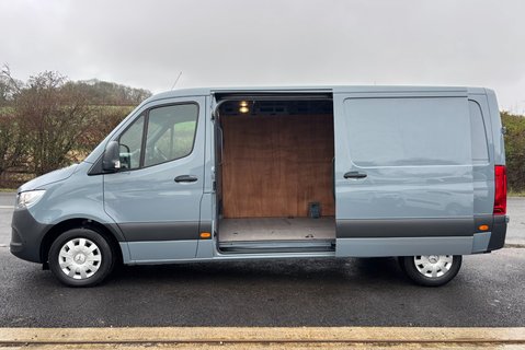 Mercedes-Benz Sprinter 315 Cdi Premium 9g-Tronic Mwb Lr Panel Van 8