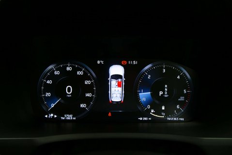 Volvo XC90 2.0 XC90 R-Design B5 MHEV AWD Auto 4WD 5dr 40