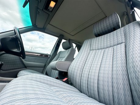 Mercedes-Benz C Class 260 E 41