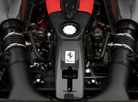 Ferrari F8 Tributo 33