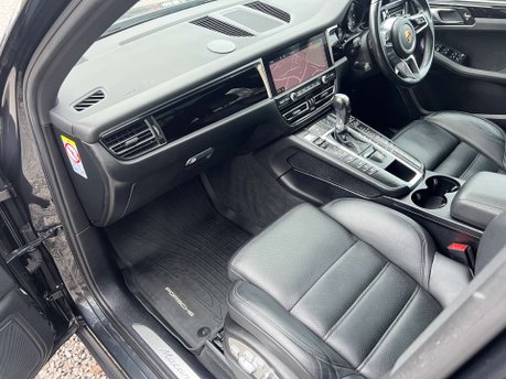 Porsche Macan 3.0 Macan S Semi-Auto 4WD 5dr 39