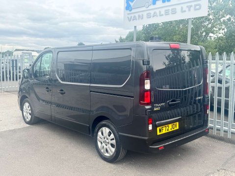 Renault Trafic 2.0 dCi Blue SL28 Sport Panel Van 5dr Diesel Manual L1 H1 Euro 6 (s/s) (130 32