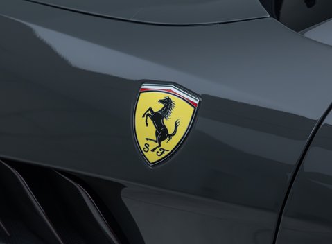 Ferrari GTC4 Lusso V12 TAILOR MADE 51