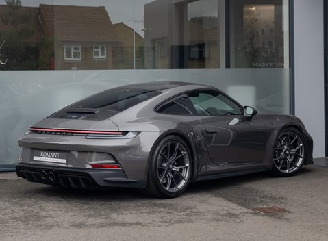 Porsche 911 GT3 TOURING (992) 4