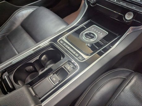 Jaguar XE 2.0 XE R-Sport i Auto 4dr 55