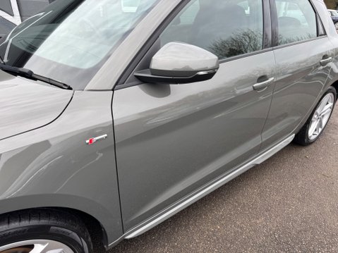 Audi A1 S LINE 35 TFSI S-A 8