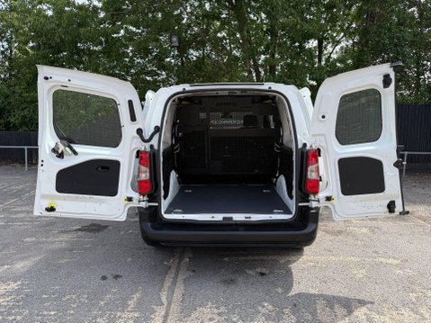 Peugeot Partner BLUEHDI PROFESSIONAL PREMIUM L1 40