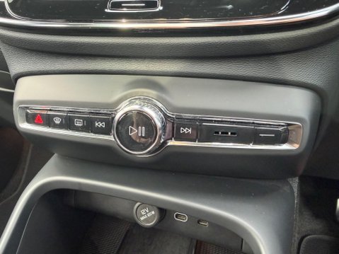 Volvo XC40 Recharge Twin 78kWh Ultimate Auto AWD 5dr 44