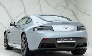 Aston Martin V12 Vantage S 3