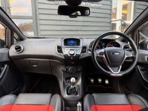 Ford Fiesta 1.6T EcoBoost ST-3 Hatchback 3dr Petrol Manual Euro 6 (182 ps) 32