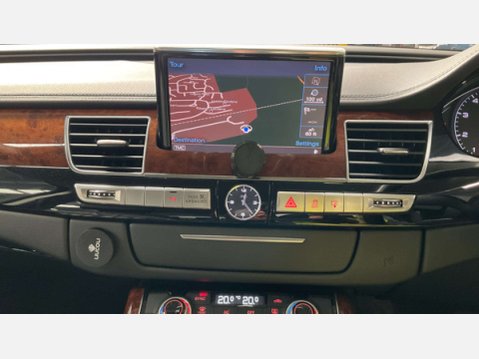 Audi A8 4.2 FSI V8 SE Saloon 4dr Petrol Tiptronic quattro Euro 5 (372 ps) 11