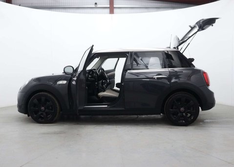 Mini Hatch 2.0 Cooper S Exclusive Auto 5dr 56