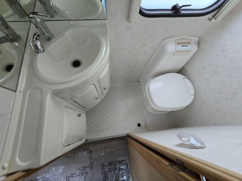 Elddis Autoquest Suntor 13