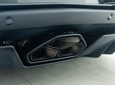 Lamborghini Aventador S LP 740-4 Roadster 37