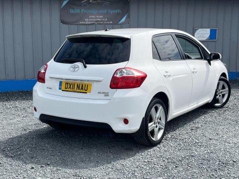 Toyota Auris 1.6 V-Matic SR Euro 5 5dr 10