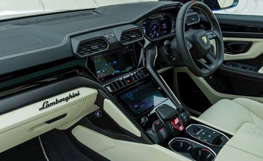 Lamborghini Urus S 18