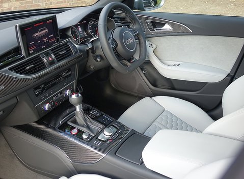 Audi RS6 Avant Performance 18