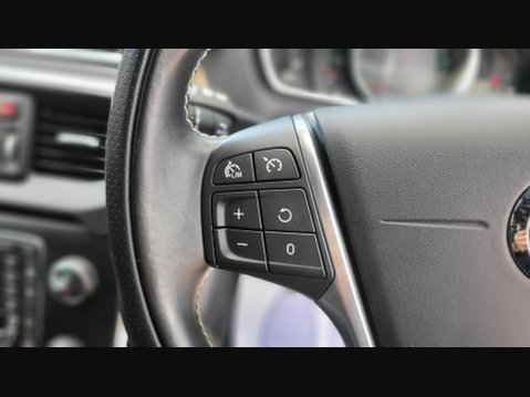 Volvo V40 T2 R-DESIGN NAV PLUS 23