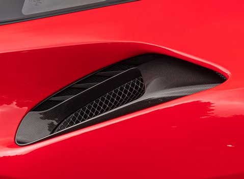 Ferrari 488 Pista 26