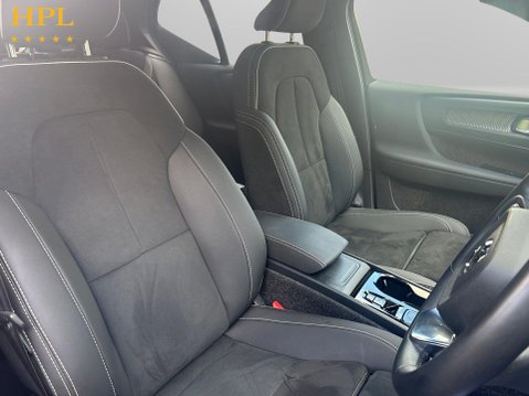 Volvo XC40 2.0 B4 MHEV Plus Black Edition SUV 5dr Petrol Hybrid DCT Auto Euro 6 (s/s) 11