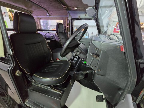 Land Rover Defender 90 HARD-TOP TD5 25